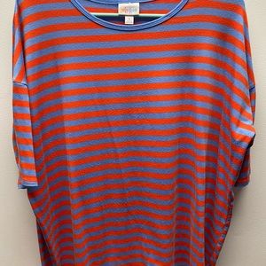 Lularoe tee - longer backside